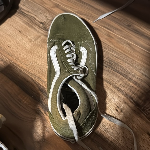 Green vans - Picture 5 of 5